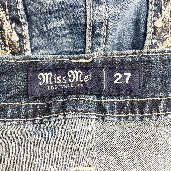 Miss Me Pearl & Feather Border Mid Rise Capri Jeans Cropped Straight Leg Size 27 - Picture 10 of 13